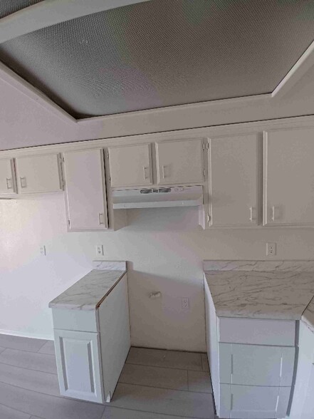 Building Photo - 4114 W Ave L