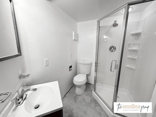 Building Photo - Charming 2BD/2BA Home with a Full Basement!