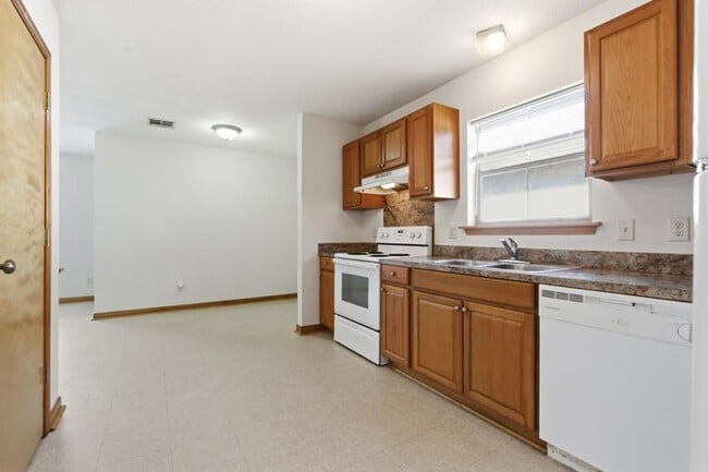 Building Photo - 2208 N Malcolm St