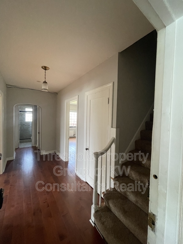 Building Photo - 2208 Arlington Ave