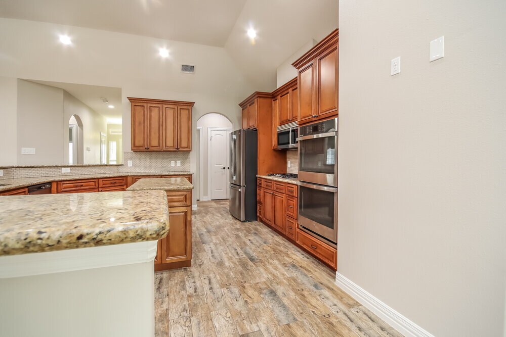 Building Photo - 610 New London Dr