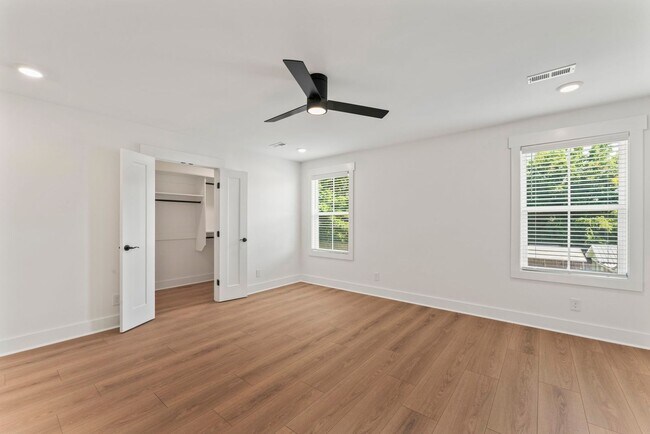 Building Photo - 217 S Porter St