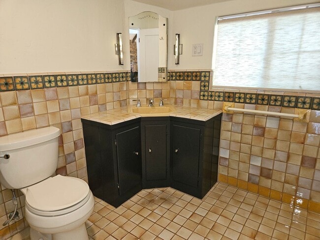 Building Photo - Stunning 1 Bed 1.5 Bath Naglee Park Home W...