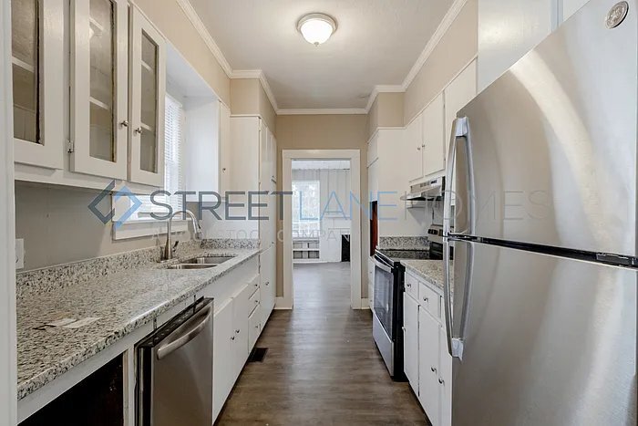 Building Photo - 916 Glenridge Dr