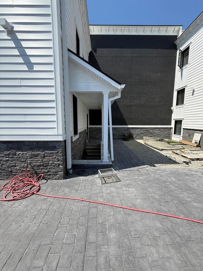Building Photo - 36 Lakeville Rd