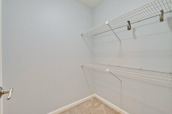 Building Photo - 1 Bed 1 Bath With Lots of Amenities!
