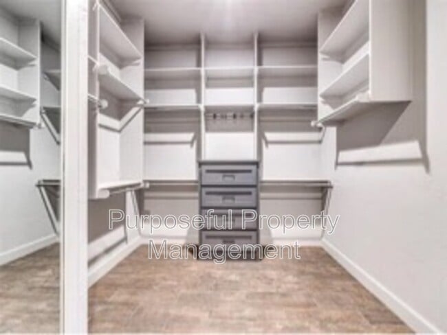 Building Photo - 115 Weaver Rd