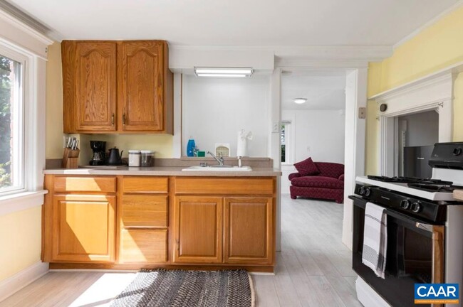 Building Photo - 243 Shamrock Rd