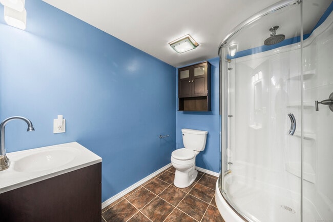 Building Photo - 31 Varno Ln