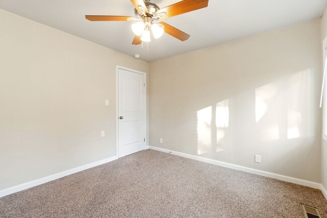 Building Photo - 1430 N 50th St