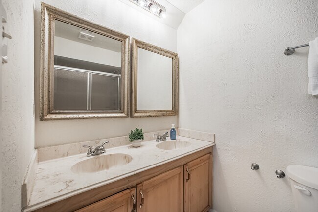 Building Photo - 16722 Moary Firth Dr