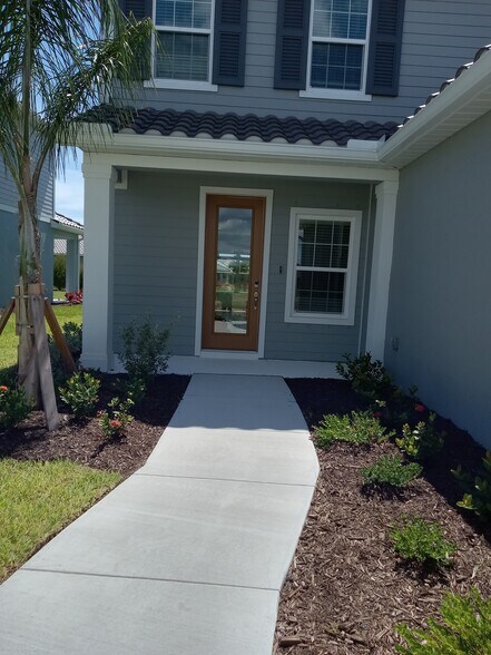 Building Photo - 9912 Crystal Isles Cir