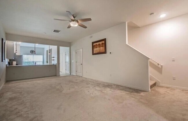 Building Photo - 1122 Hillhurst Dr