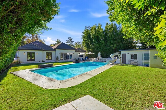 Primary Photo - 13201 Bloomfield St