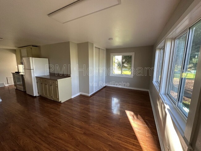 Building Photo - 211 S 100 E
