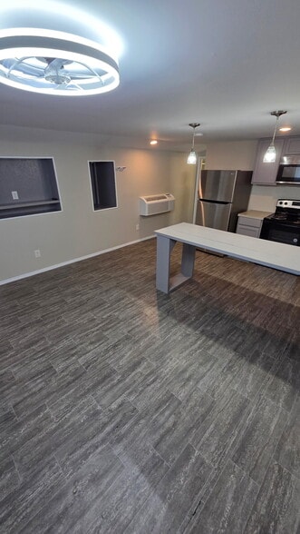 Building Photo - 7896 Elderberry Cir