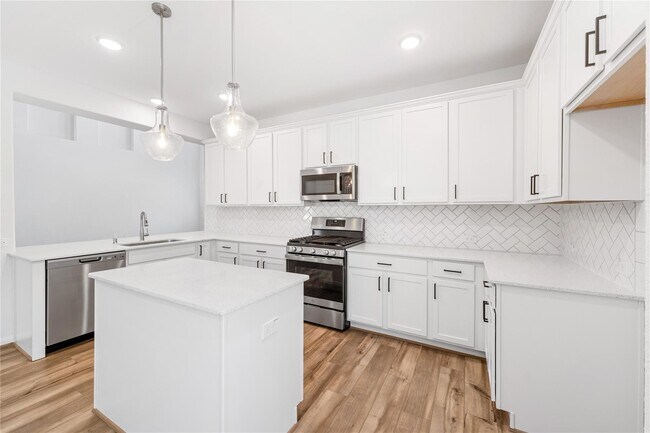 Building Photo - 208 Cambria Green Ln