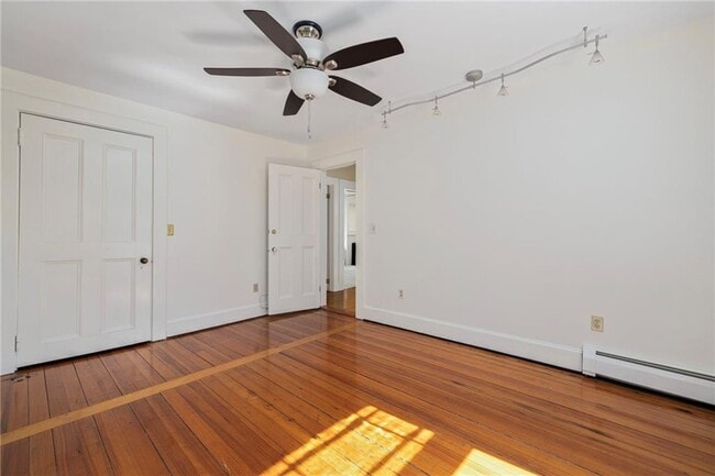 Building Photo - 107 Old Beach Rd