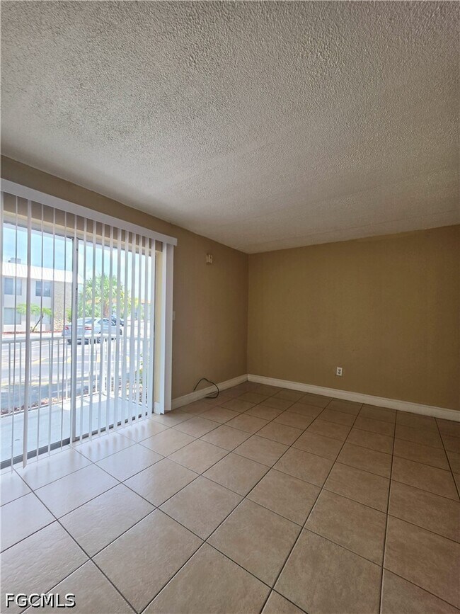 Building Photo - 1830 Maravilla Ave