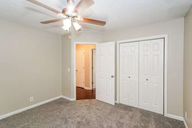 Building Photo - 914 Celeste Ct