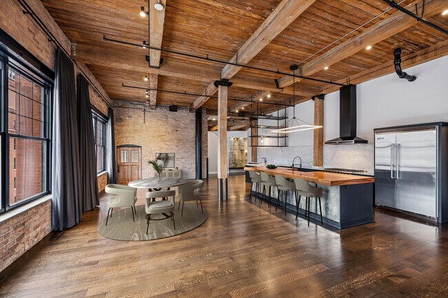 Building Photo - 1000 W Washington Blvd