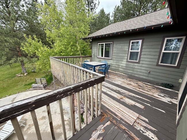 Building Photo - Spacious 4 Bed 3.5 Bath Home in Frenchtown!