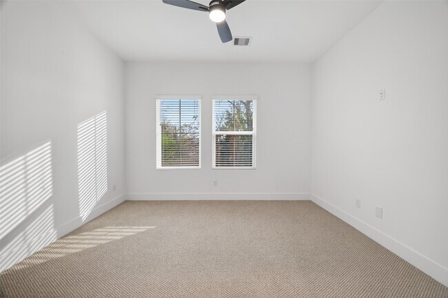 Building Photo - 314 Neyland St