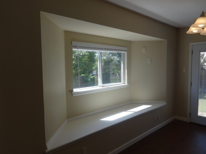 Building Photo - 4803 Fern Lake