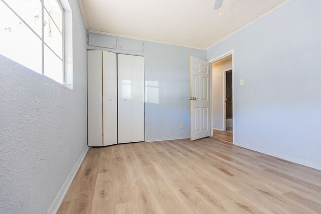 Building Photo - Well Maintained 3 Bedroom 1.5 Bath Home!