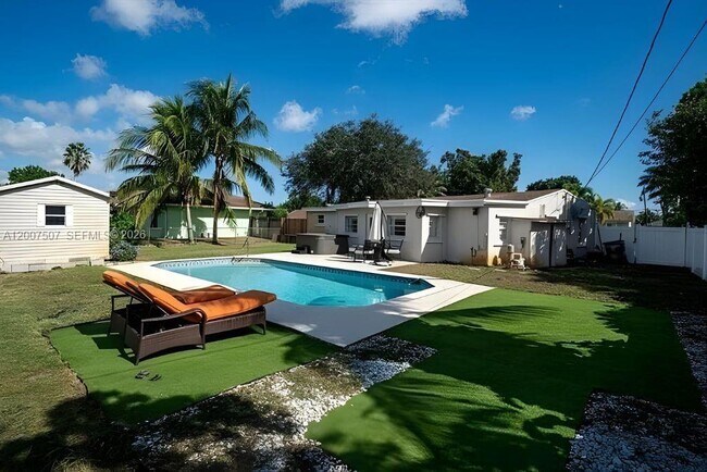 Building Photo - 6941 Boston Dr