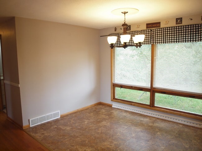 Building Photo - 5551 Thunderbird Cir NW