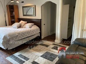 Building Photo - 1028 E Juneau Ave