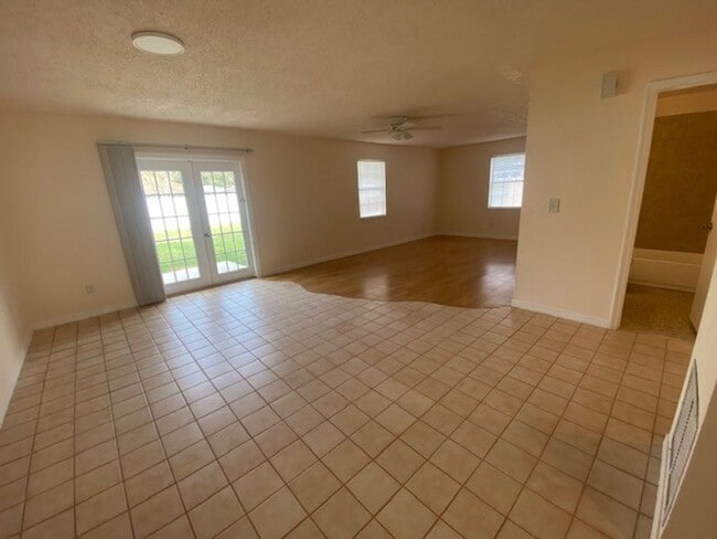 Building Photo - Charming 2-Bedroom, 2-Bath Single Family Home with 1 Car Garage- Fully Renovated House