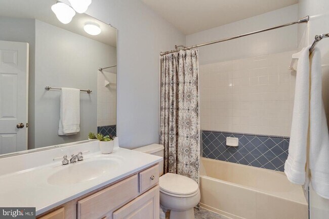 Building Photo - 9660 Glendevy Ct