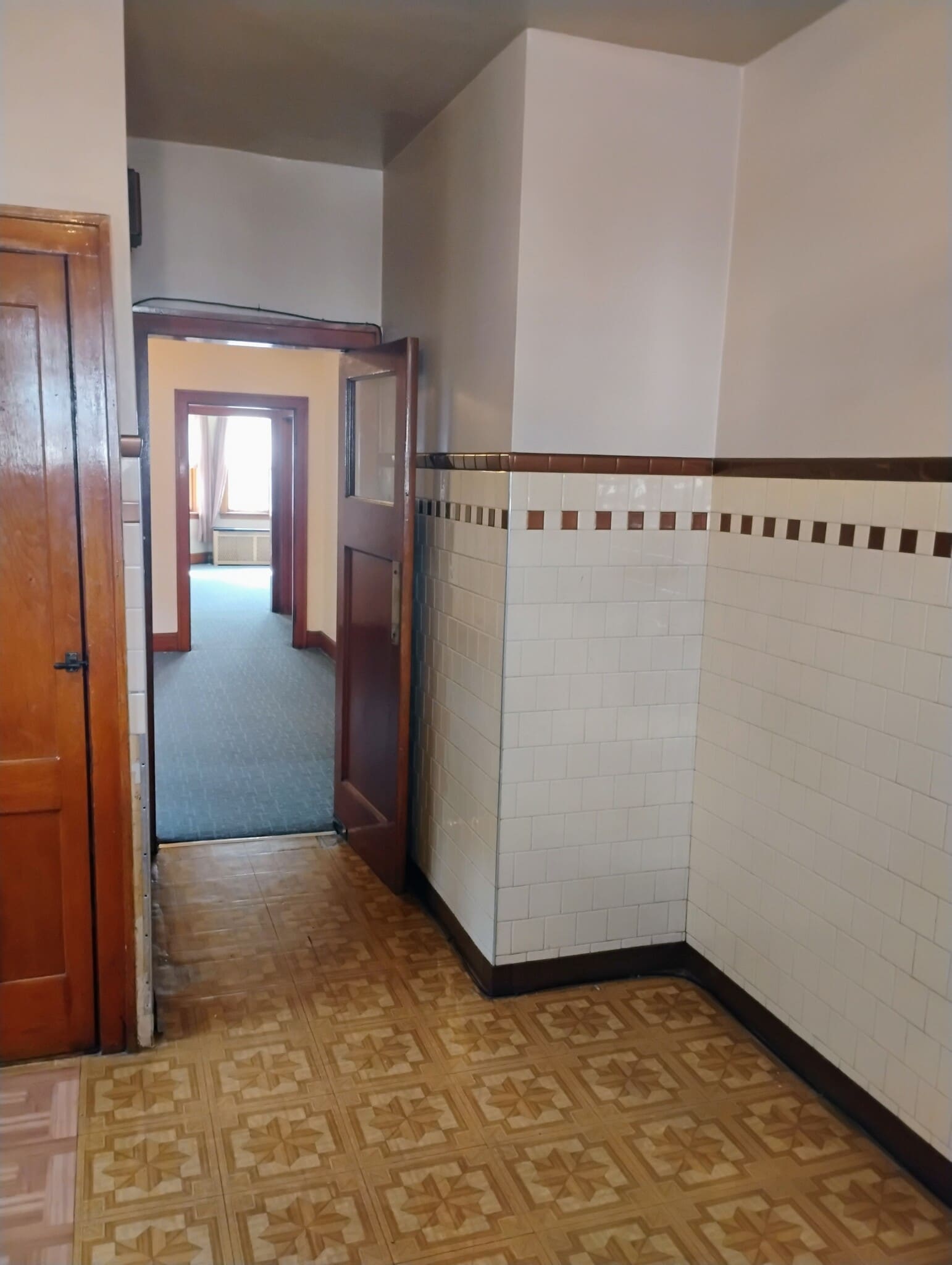 Building Photo - 6727 S Maplewood Ave