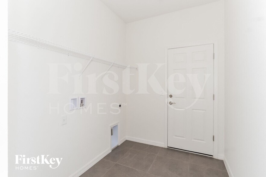 Building Photo - 544 Crown Rose Dr