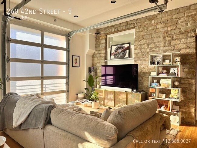 Building Photo - 260 42nd St