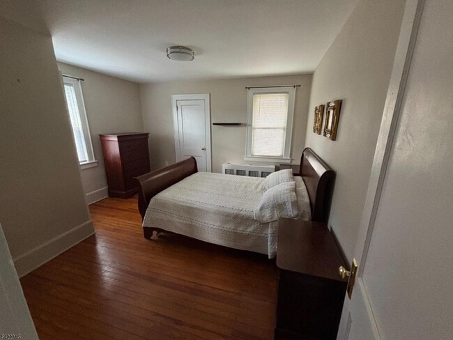 Building Photo - 61 Circle Dr