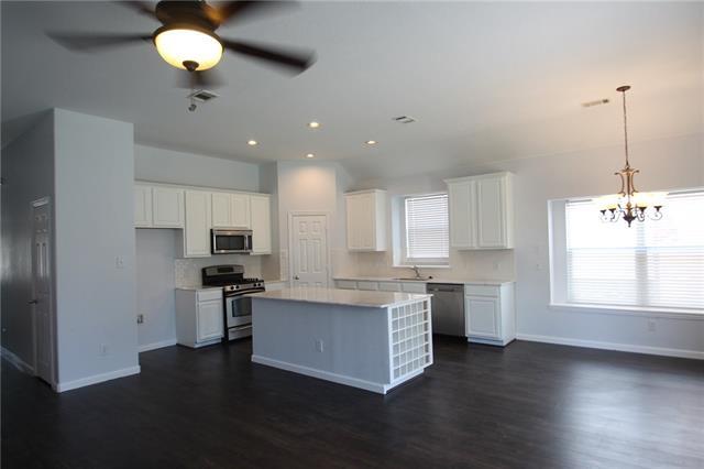 Building Photo - 2209 Lanshire Dr