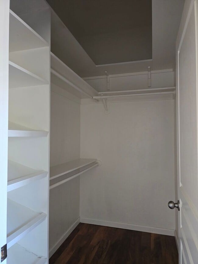 Building Photo - Spacious East Side Oasis – 4 Bed, 2 Bath Home with Premium Upgrades!