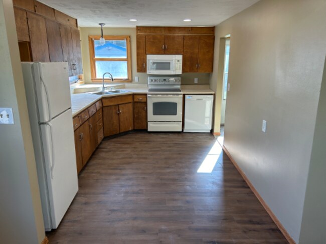 Building Photo - 1304 N Kiwanis Ave