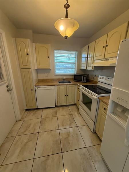 Building Photo - 2060 NW 81st Ave