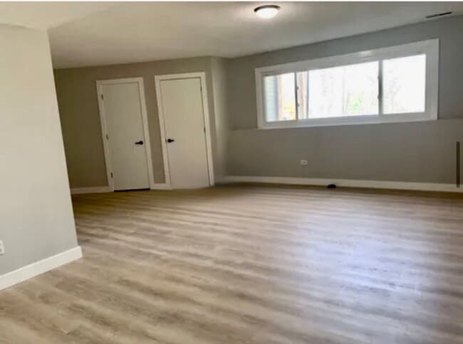 Building Photo - 4BR/2BA Eden Prairie Home In Cul De Sac Available 6/1 !