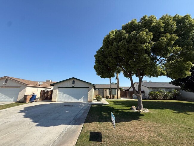 Building Photo - charming 3-bedroom, 2-bath home