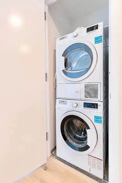 Building Photo - 1418 30th Ave