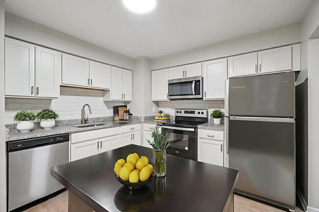 Building Photo - Glens of Bloomfield