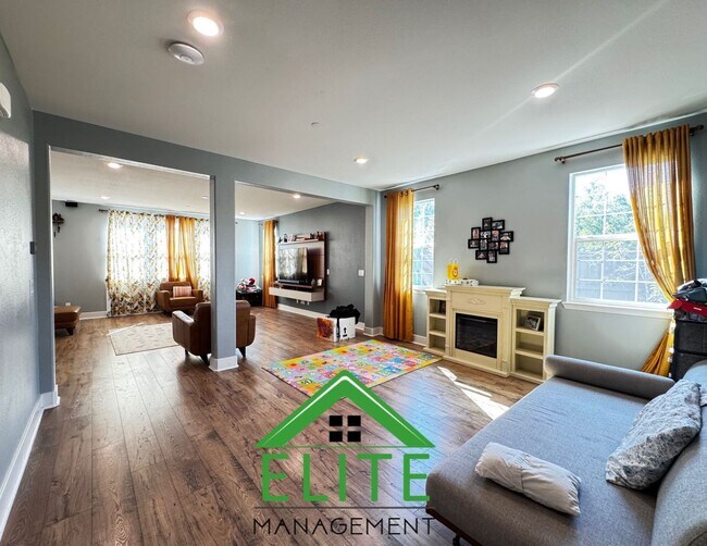 Building Photo - Welcome to this Immaculately Maintained Re...