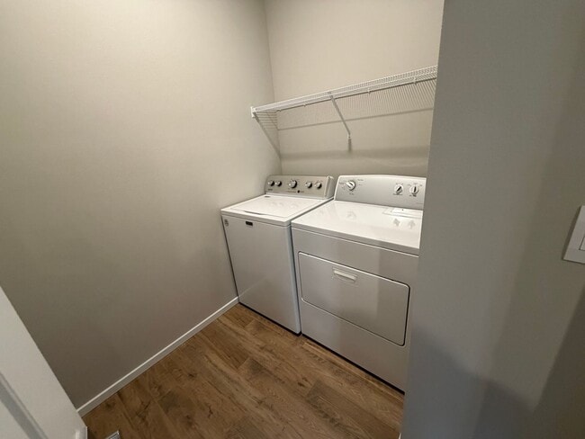 Building Photo - Stunning 3 Bed, 2 Bath Home in Spokane!