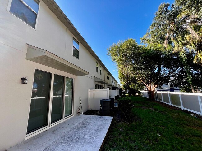 Building Photo - 7506 Aloma Pines Ct
