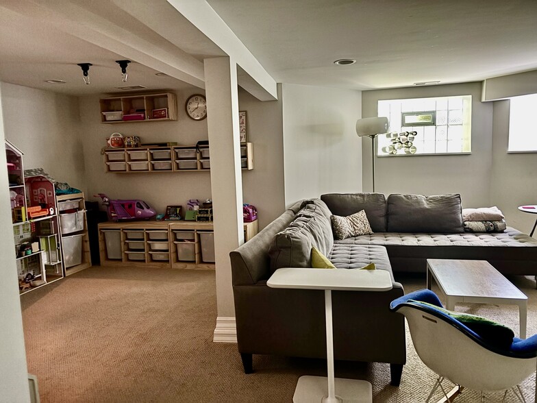 Playroom/Family Room - 4532 N Albany Ave